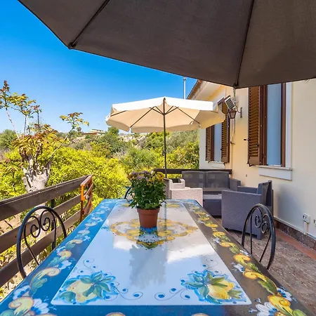 Villa Casa Del Limoneto Di Corrado Fronte *