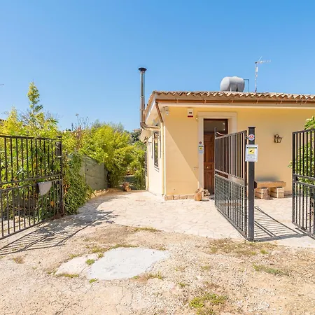 Casa Del Limoneto Di Corrado Fronte Villa