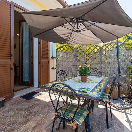 Villa Casa Del Limoneto Di Corrado Fronte